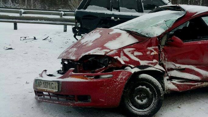 Из-за непогоды в Киеве произошло масштабное ДТП: опубликованы фото Из-за непогоды в Киеве произошло масштабное ДТП: опубликованы фото