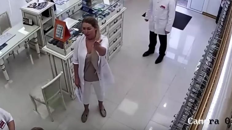 Московский торговый центр оглушил гимн Украины Московский торговый центр оглушил гимн Украины