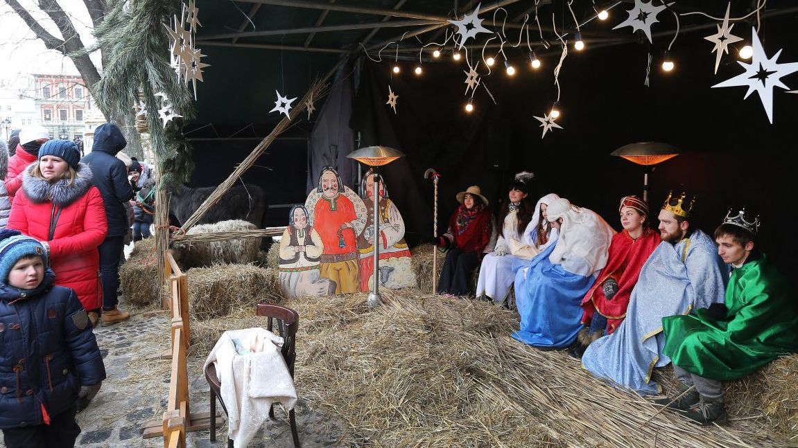 Рождественская шопка стала "живой" во Львове