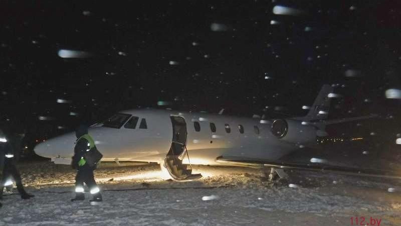 Самолет из Киева потерпел аварию в Беларуси