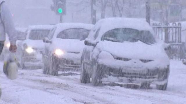 Де залишається ускладнений рух на дорогах через негоду Де залишається ускладнений рух на дорогах через негоду