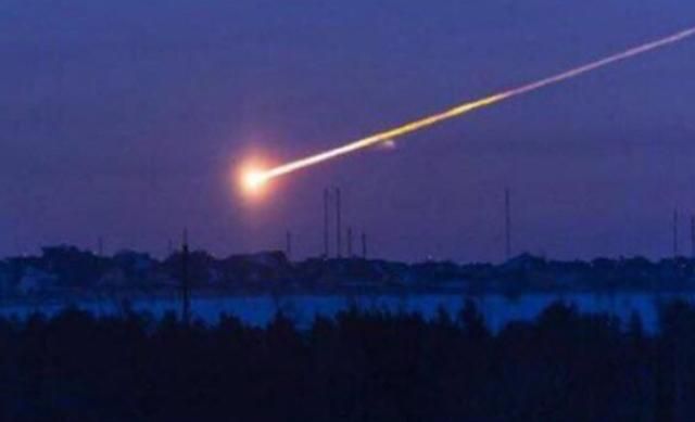 Метеорит пролетел и взорвался над Россией