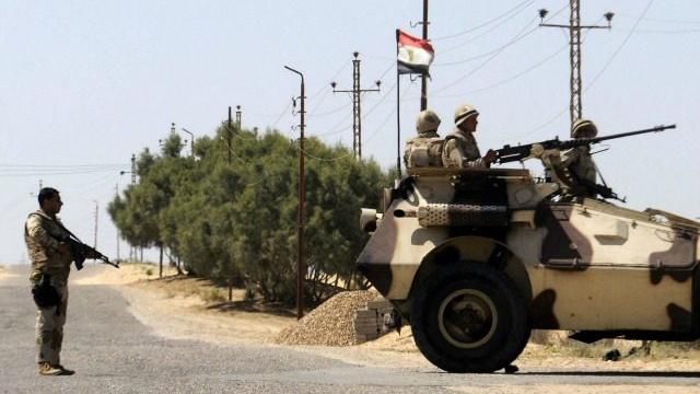 Теракт в Египте: не менее 10 человек погибли после нападения на блокпост Теракт в Египте: не менее 10 человек погибли после нападения на блокпост