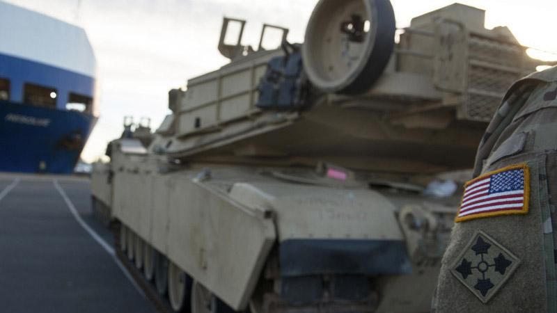 В Польшу прибыла первая партия американской военной техники В Польшу прибыла первая партия американской военной техники