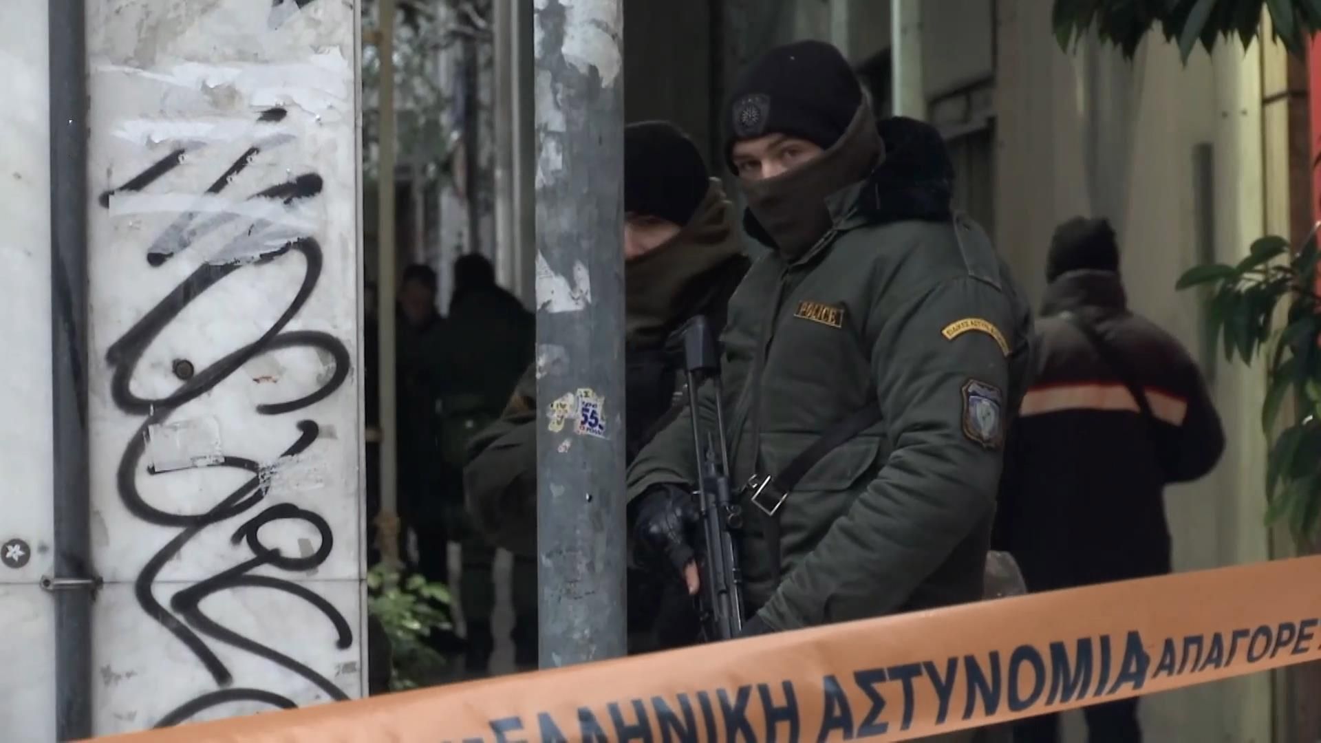 В Греції невідомий обстріляв автобус В Греції невідомий обстріляв автобус