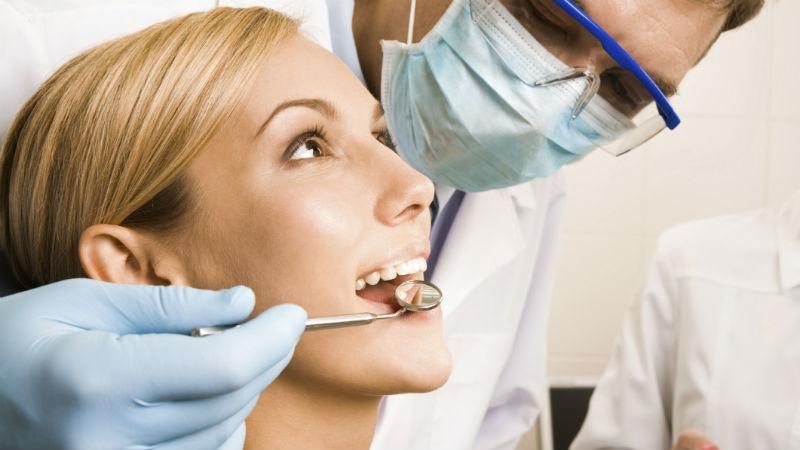 Прорив у стоматології.  Вчені знають, як лікувати зуби без пломб