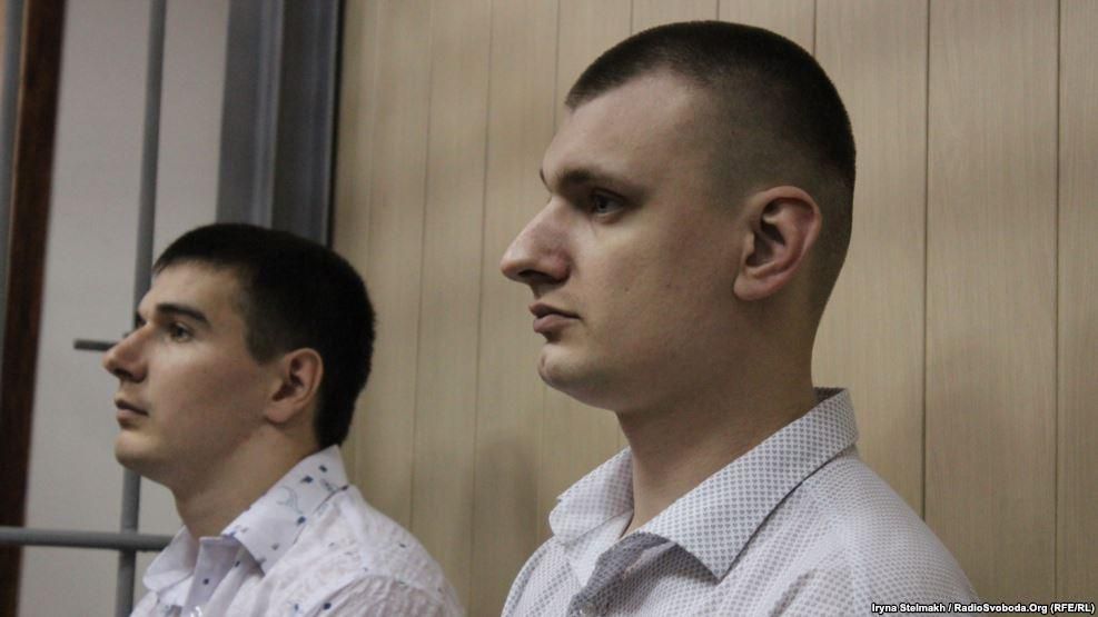 Терористи вимагають від України обміняти "беркутівців", які розстрілювати учасників Євромайдану Терористи вимагають від України обміняти "беркутівців", які розстрілювати учасників Євромайдану