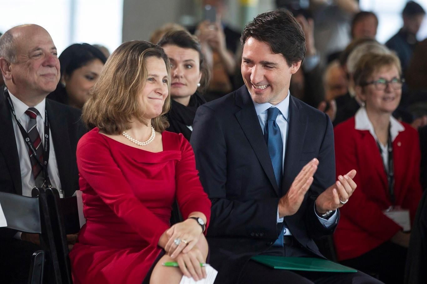 Порошенко зреагував на "проукраїнське призначення" в Канаді Порошенко зреагував на "проукраїнське призначення" в Канаді