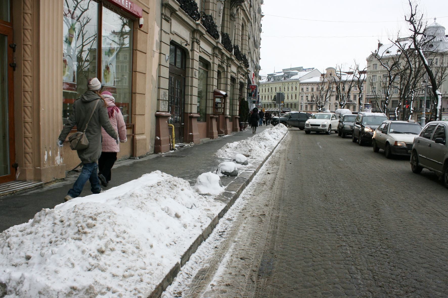 Попри потепління в Україні люди продовжують гинути через негоду