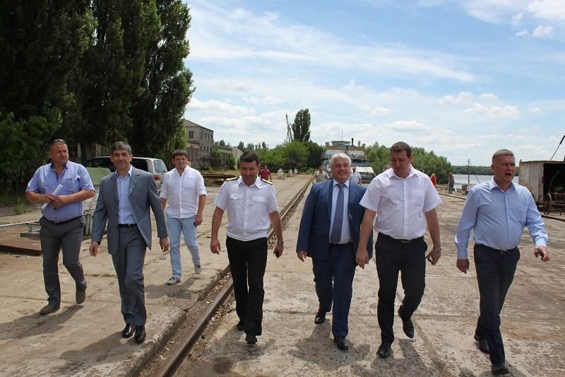 Какие зарплаты у руководства украинских портов: суммы впечатляют Какие зарплаты у руководства украинских портов: суммы впечатляют