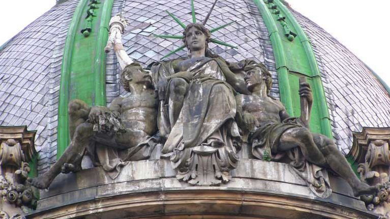 "Статуя Свободы" во Львове засияет новыми красками "Статуя Свободы" во Львове засияет новыми красками