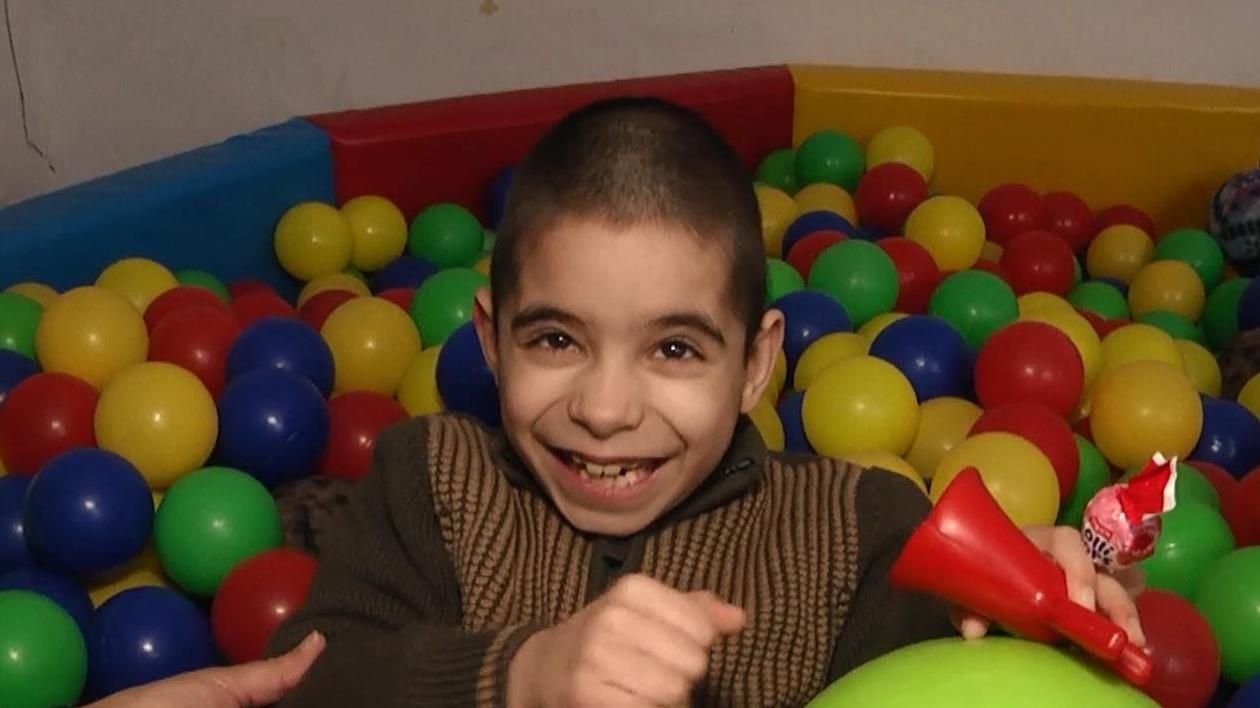 Як за два роки змінились "діти-мауглі", яких знайшли у Львові Як за два роки змінились "діти-мауглі", яких знайшли у Львові