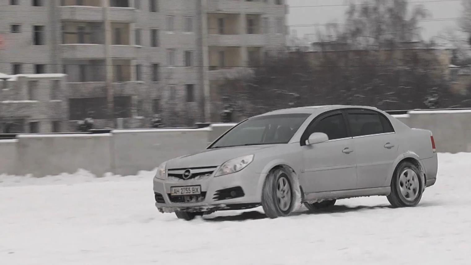 Правила водіння автомобілем в негоду: поради професійного каскадера Правила водіння автомобілем в негоду: поради професійного каскадера