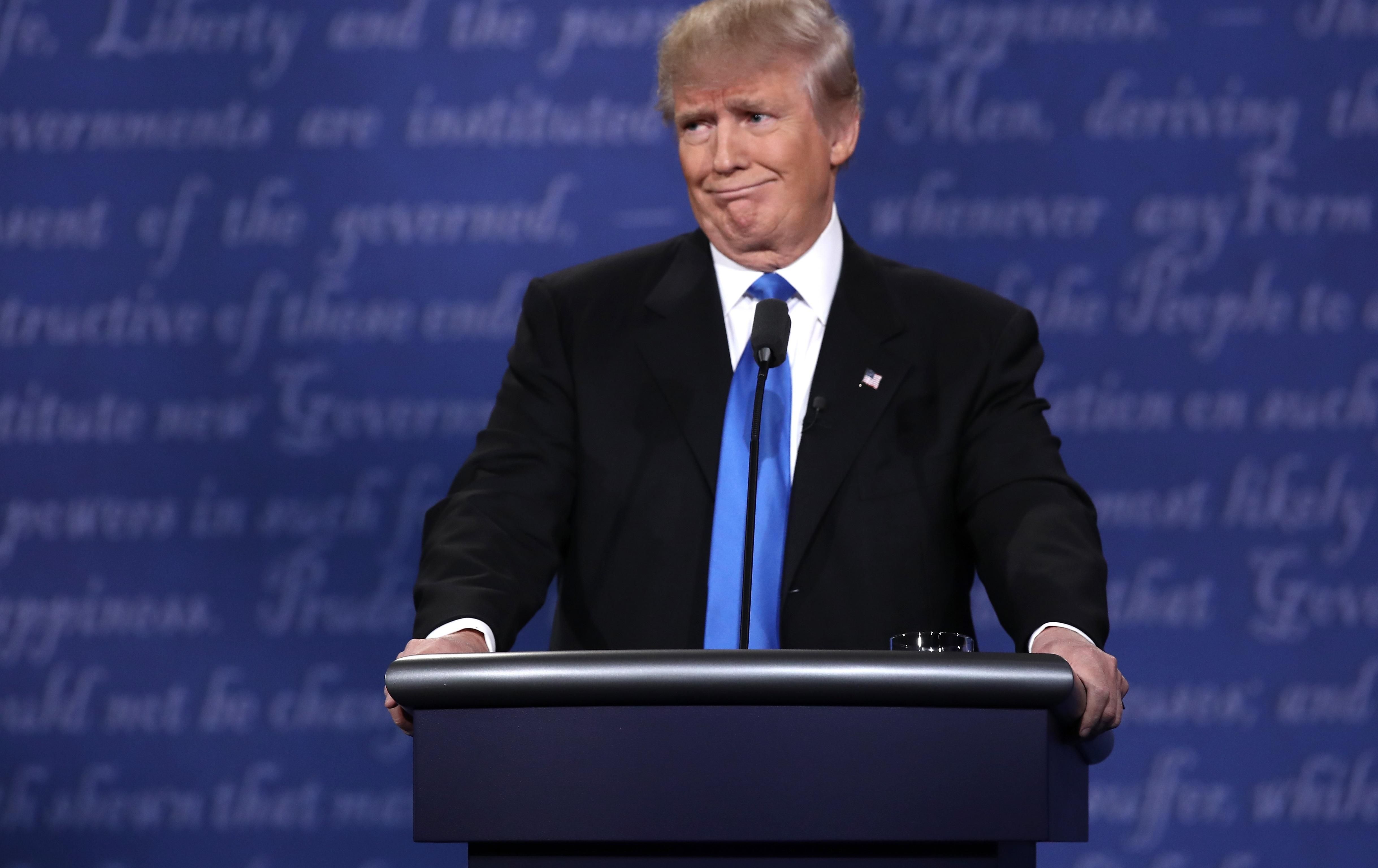 Трамп вирішив віддати свій бізнес у сліпий траст Трамп вирішив віддати свій бізнес у сліпий траст