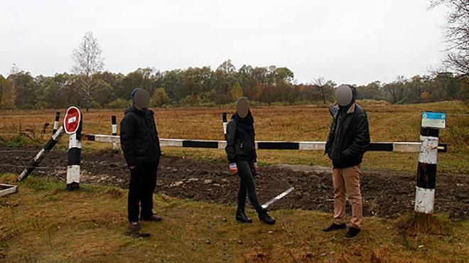На Волині викрили групу, яка переправляла нелегалів до Польщі На Волині викрили групу, яка переправляла нелегалів до Польщі