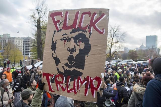 Инаугурацию Трампа собираются сорвать тысячи демонстрантов Инаугурацию Трампа собираются сорвать тысячи демонстрантов