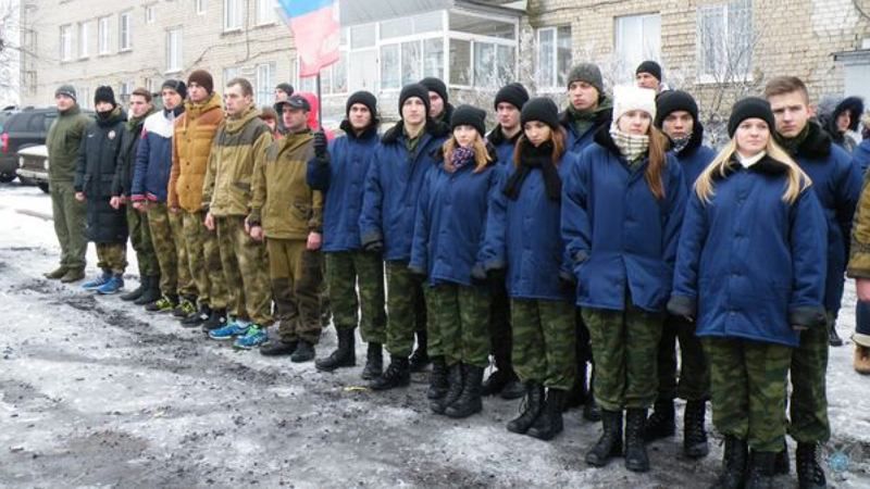 Терористи насильно примушують молодь воювати проти України 
