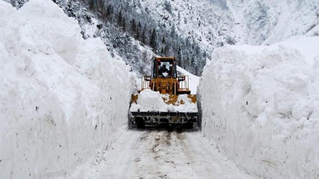 У Карпатах зійшла лавина У Карпатах зійшла лавина