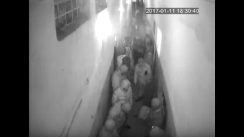 З'явилось повне відео нападу "торнадівців" в Лук'янівському СІЗО