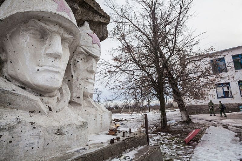 Политолог назвал два реалистичных сценария для Донбасса Политолог назвал два реалистичных сценария для Донбасса