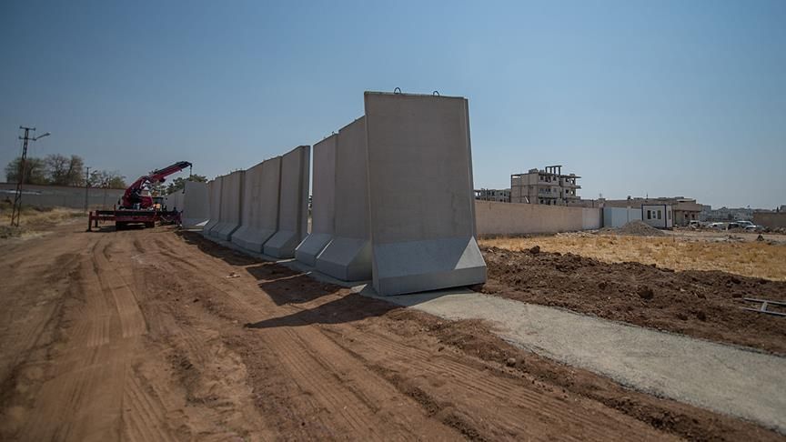 Туреччина звела бетонну стіну на кордоні з Іраком і Сирією