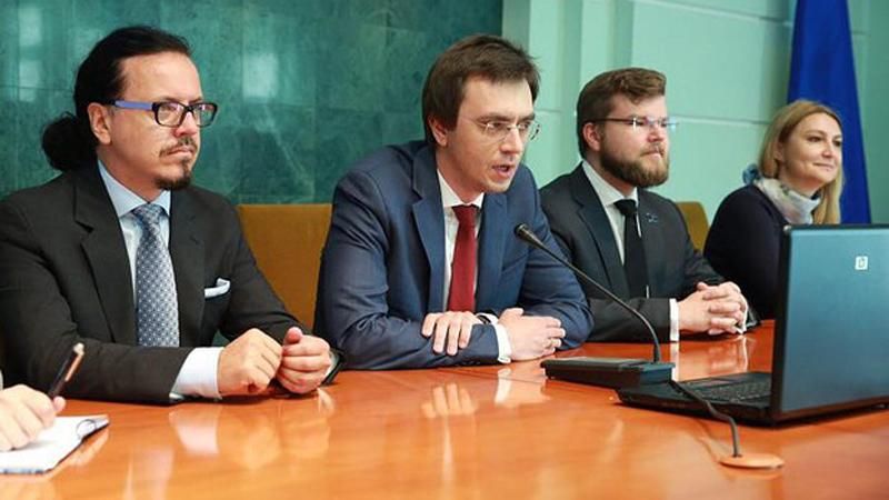 Омелян раскритиковал деятельность Бальчуна и вызывает его на "ковер" Омелян раскритиковал деятельность Бальчуна и вызывает его на "ковер"