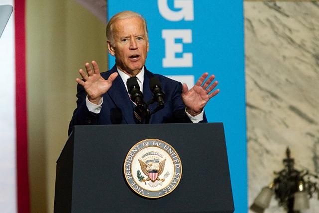 Байден рассказал, когда стоит ждать реализации политической части минских соглашений Байден рассказал, когда стоит ждать реализации политической части минских соглашений