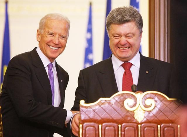 Порошенко похвастался перед Байденом своими достижениями Порошенко похвастался перед Байденом своими достижениями