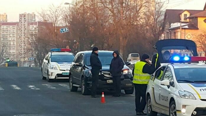 Внедорожник сбил трех малолетних девочек в Киеве Внедорожник сбил трех малолетних девочек в Киеве