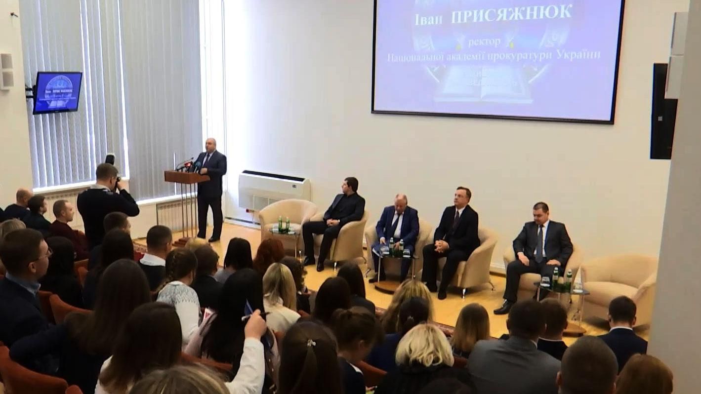 В зону АТО отправляют большое количество молодых прокуроров В зону АТО отправляют большое количество молодых прокуроров