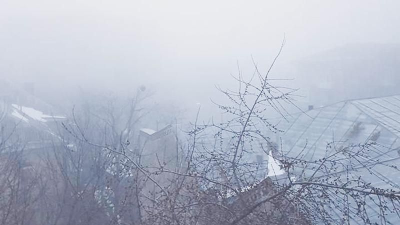Мистический туман окутал Киев: в сети делятся фотографиями