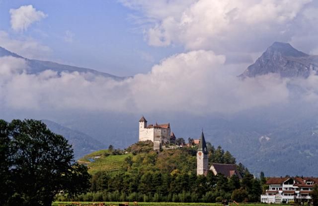 Ще одна країна Європи обіцяє скасувати візи для України Ще одна країна Європи обіцяє скасувати візи для України