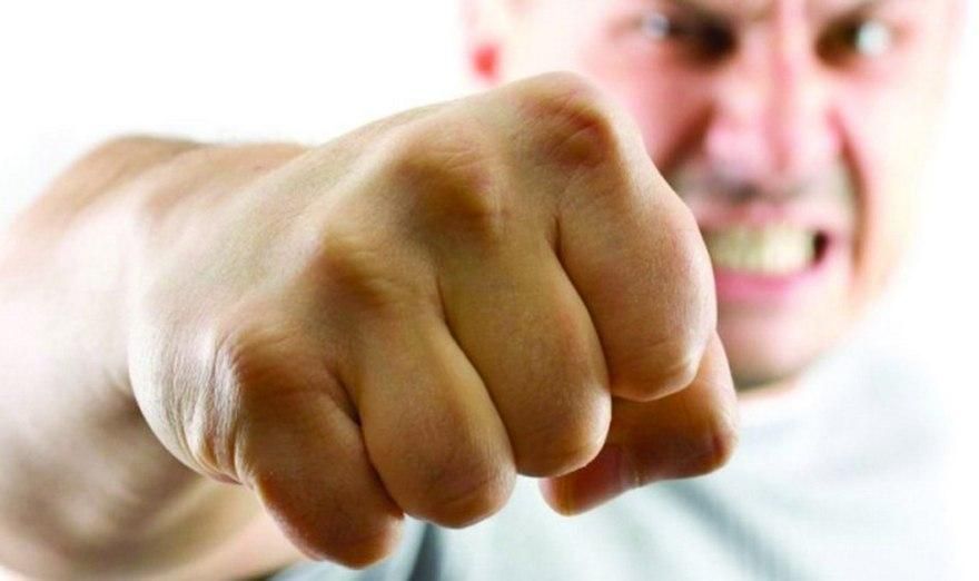 Син кулаками забив власну матір на смерть Син кулаками забив власну матір на смерть