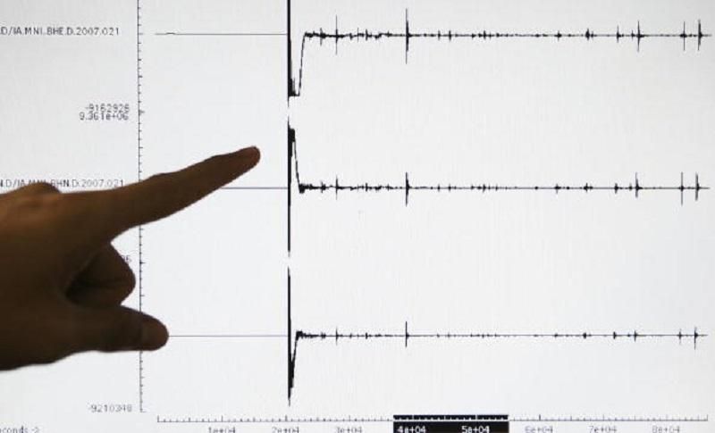 Из-за землетрясения в Риме эвакуировали метро и школы Из-за землетрясения в Риме эвакуировали метро и школы