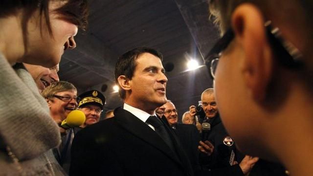 Кандидат у президенти Франції отримав ляпас під час зустрічі з виборцями Кандидат у президенти Франції отримав ляпас під час зустрічі з виборцями