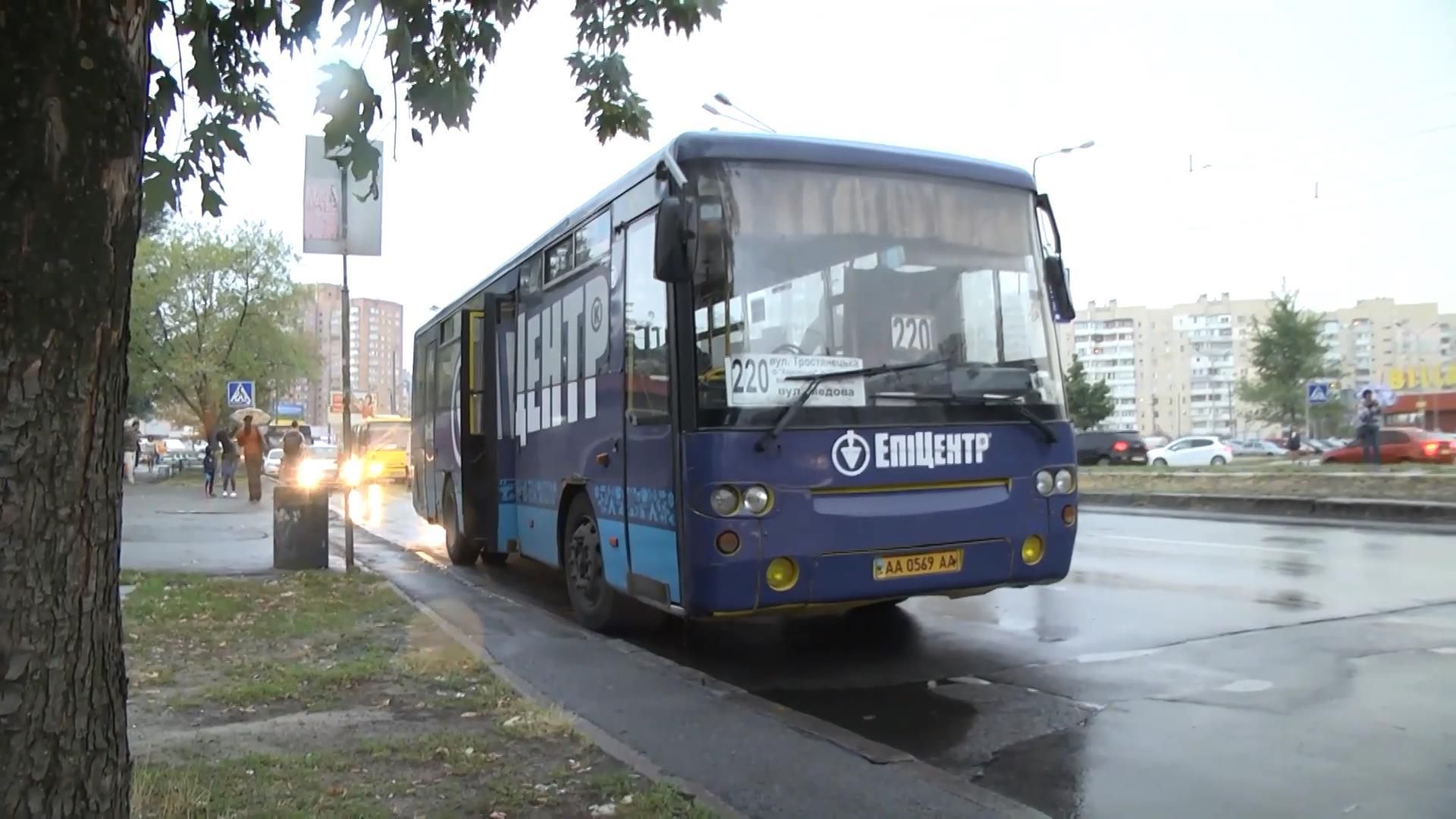 Водій київської маршрутки помер за кермом Водій київської маршрутки помер за кермом