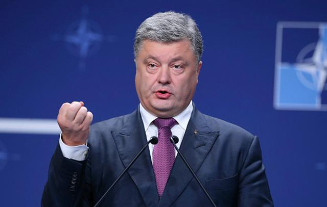 Порошенко хочет вместе с США бороться с хакерами из России и повторяет лозунг Трампа