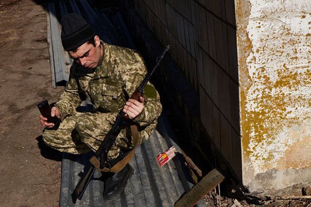 Російські бойовики на Донбасі спеціально стріляють у себе, щоб не воювати, – розвідка