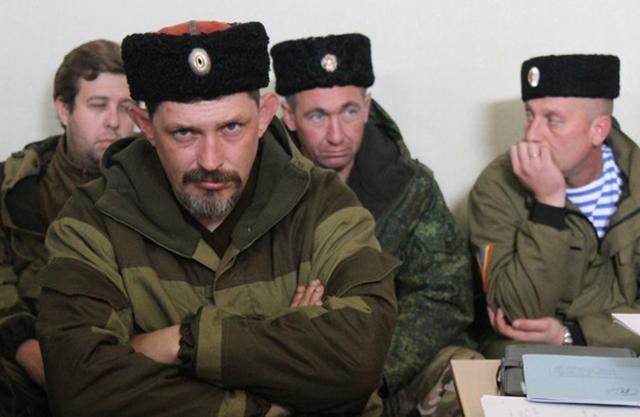 Разведка выяснила, как Россия прикрывает на Донбассе своих кадровых военных