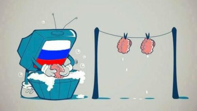 Людей, що їхали на похорон до бійця, змусили дивитись російську пропаганду Людей, що їхали на похорон до бійця, змусили дивитись російську пропаганду