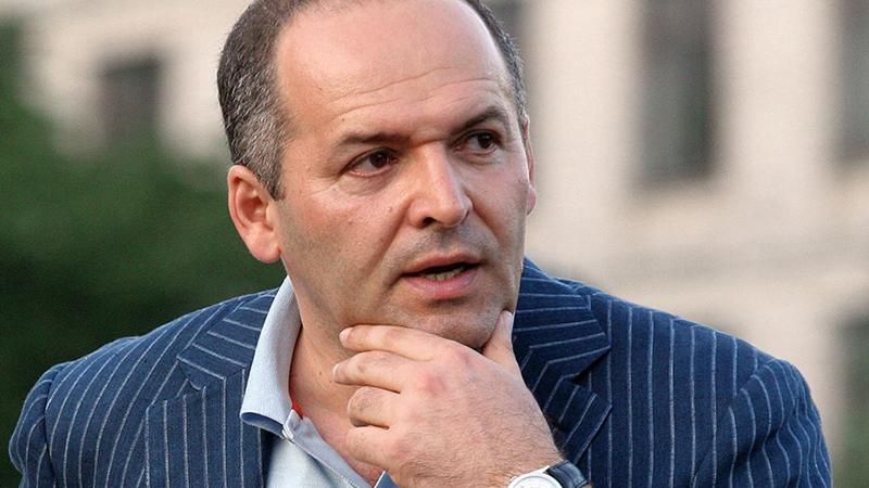 Пінчук відмовився коментувати журналістам свою скандальну статтю Пінчук відмовився коментувати журналістам свою скандальну статтю