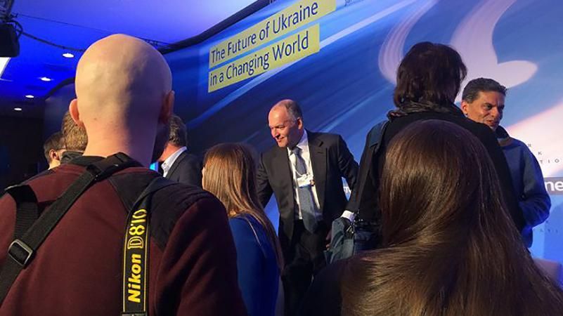 "Украинский завтрак" в Давосе: отказ от поддержки Украины покажет слабость США "Украинский завтрак" в Давосе: отказ от поддержки Украины покажет слабость США