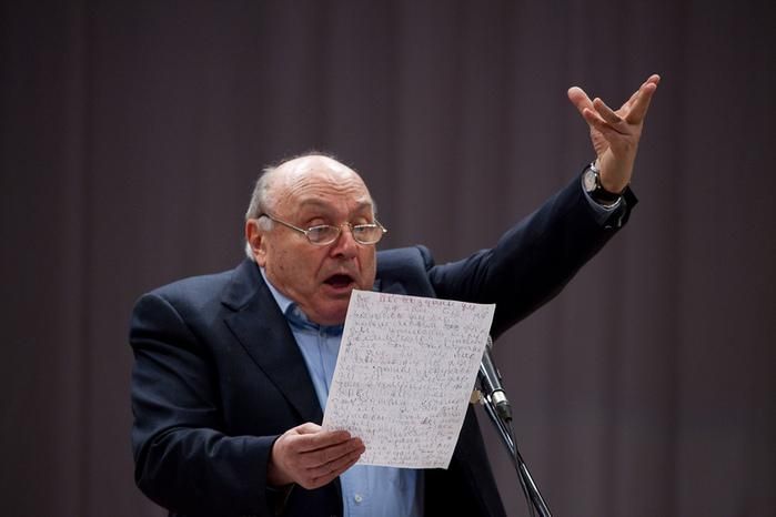 Жванецький влучно пожартував про сьогодення росіян Жванецький влучно пожартував про сьогодення росіян