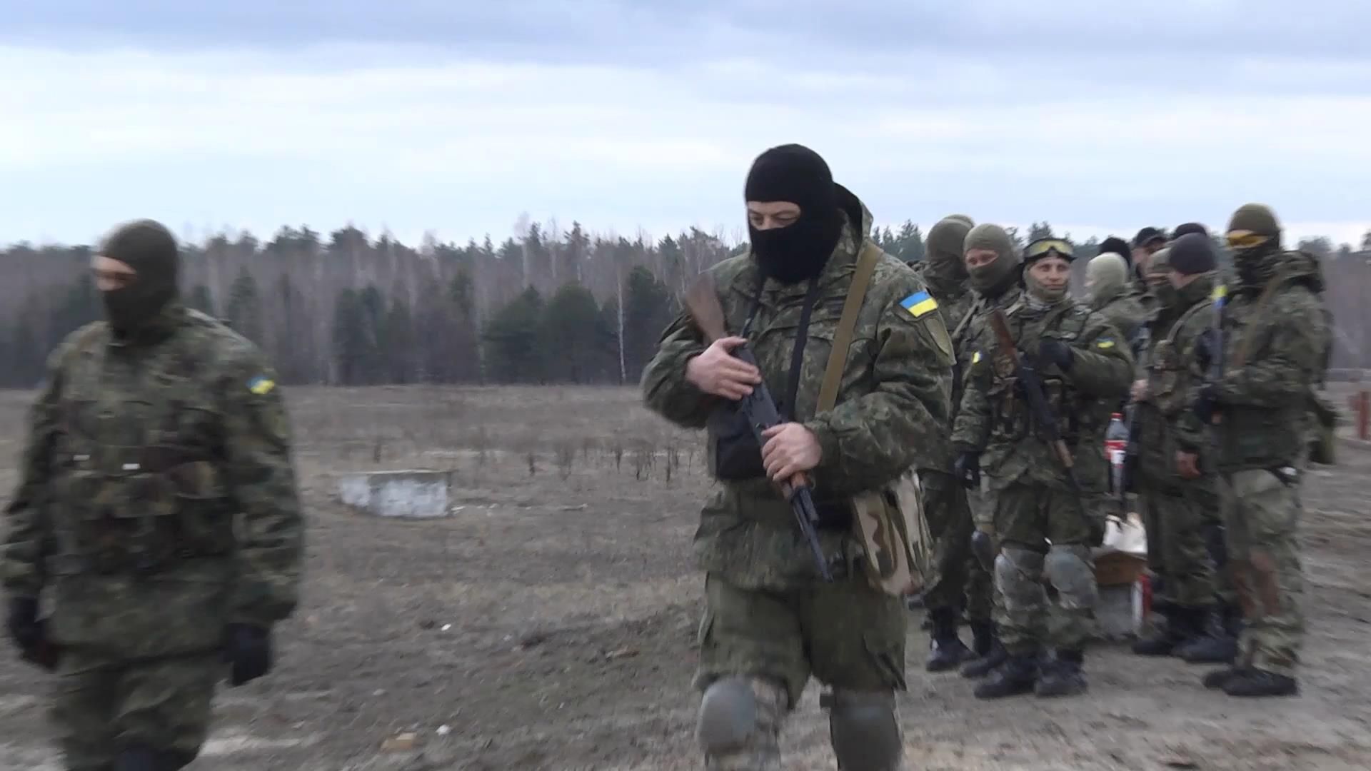 Чому з полку "Миротворець" звільняють добровольців Чому з полку "Миротворець" звільняють добровольців