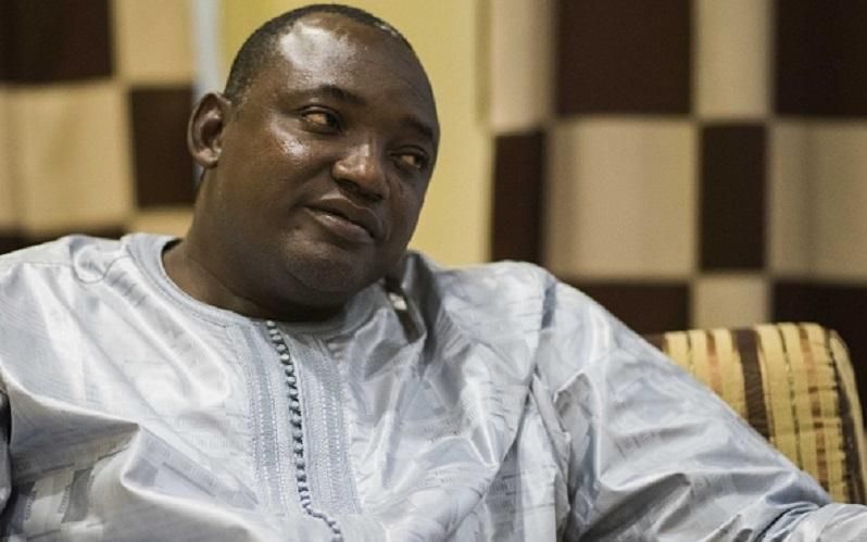 Армія Сенегалу призупинила військове вторгнення в Гамбію Армія Сенегалу призупинила військове вторгнення в Гамбію