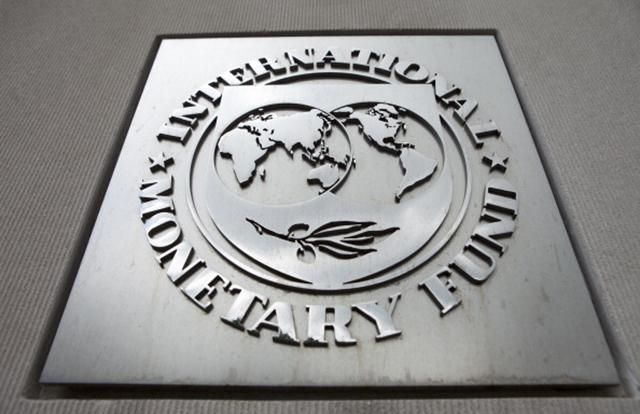 Власть Украины надеется на 8 миллиардных траншей от МВФ
