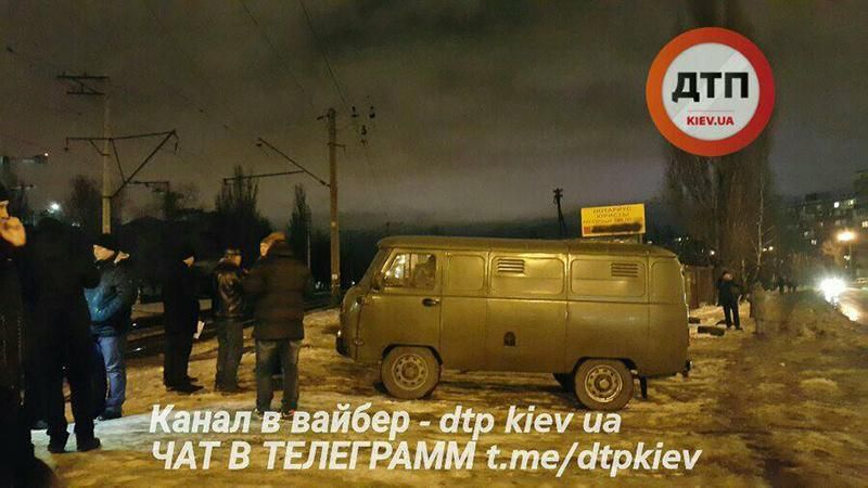 Потяг збив хлопця, який слухав у навушниках музику Потяг збив хлопця, який слухав у навушниках музику