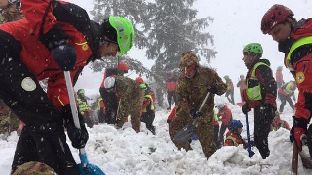 Разгорелся скандал из-за карикатуру Charlie Hebdo на трагедию в Италии Разгорелся скандал из-за карикатуру Charlie Hebdo на трагедию в Италии