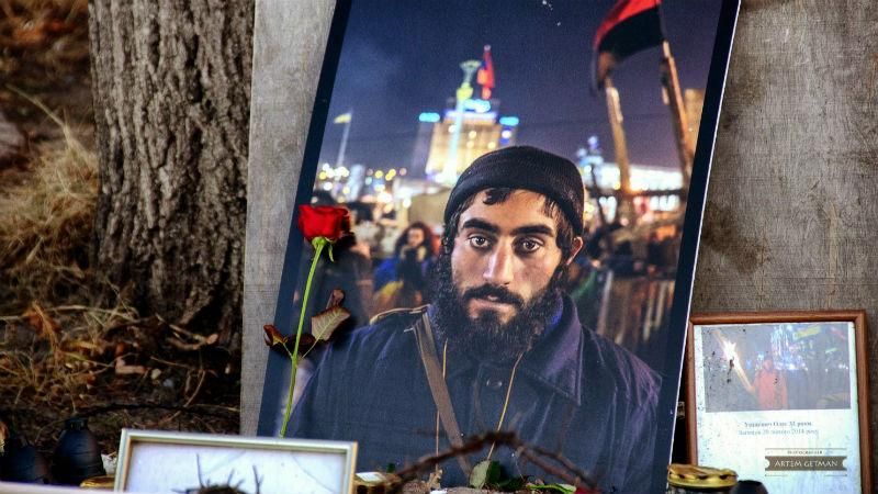 Вшанування пам'яті героїв Небесної Сотні: на акцію прийшло неймовірно мало людей Вшанування пам'яті героїв Небесної Сотні: на акцію прийшло неймовірно мало людей