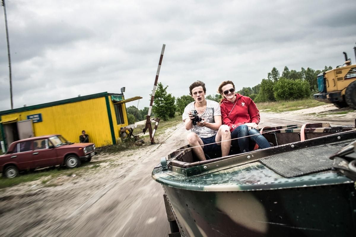 Сміливо та оригінально: швейцарець створив фотопроект про українську молодь із ЧАЕС